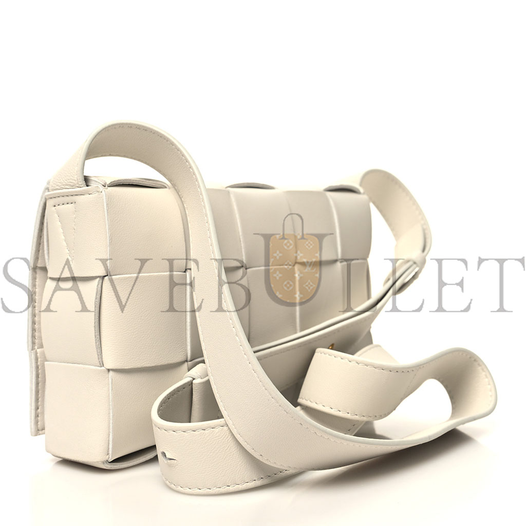 BOTTEGA VENETA LAMBSKIN MAXI INTRECCIATO SMALL CASSETTE CROSSBODY BAG WHITE (19*12*4cm)