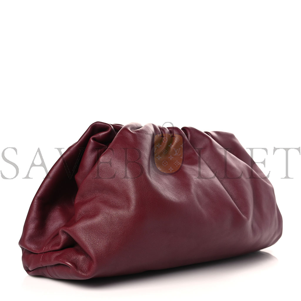 BOTTEGA VENETA SMOOTH BUTTER CALF THE POUCH OVERSIZED CLUTCH BORDEAUX  (37*21*8cm)